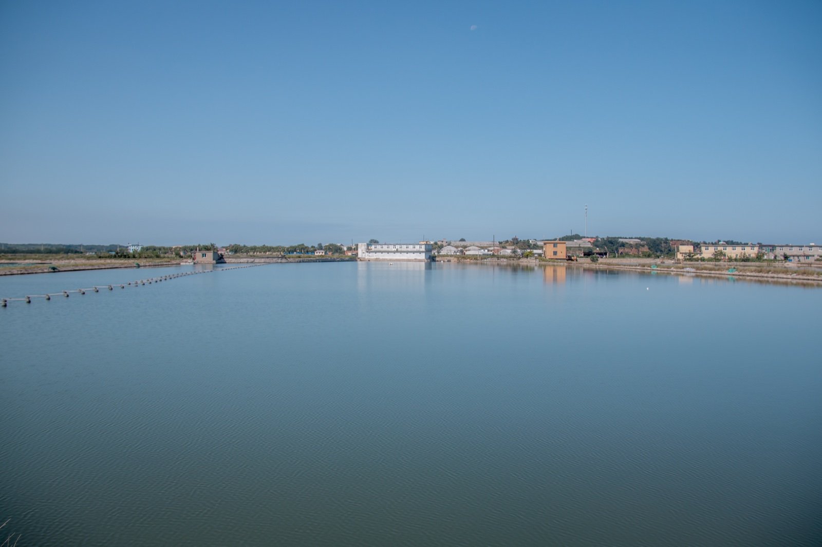瓦岛珍参围堰基地水面实景